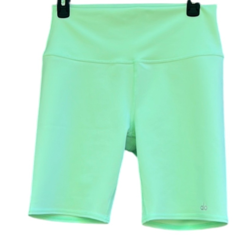 ALO Yoga Women's Athletic Shorts - Light Green